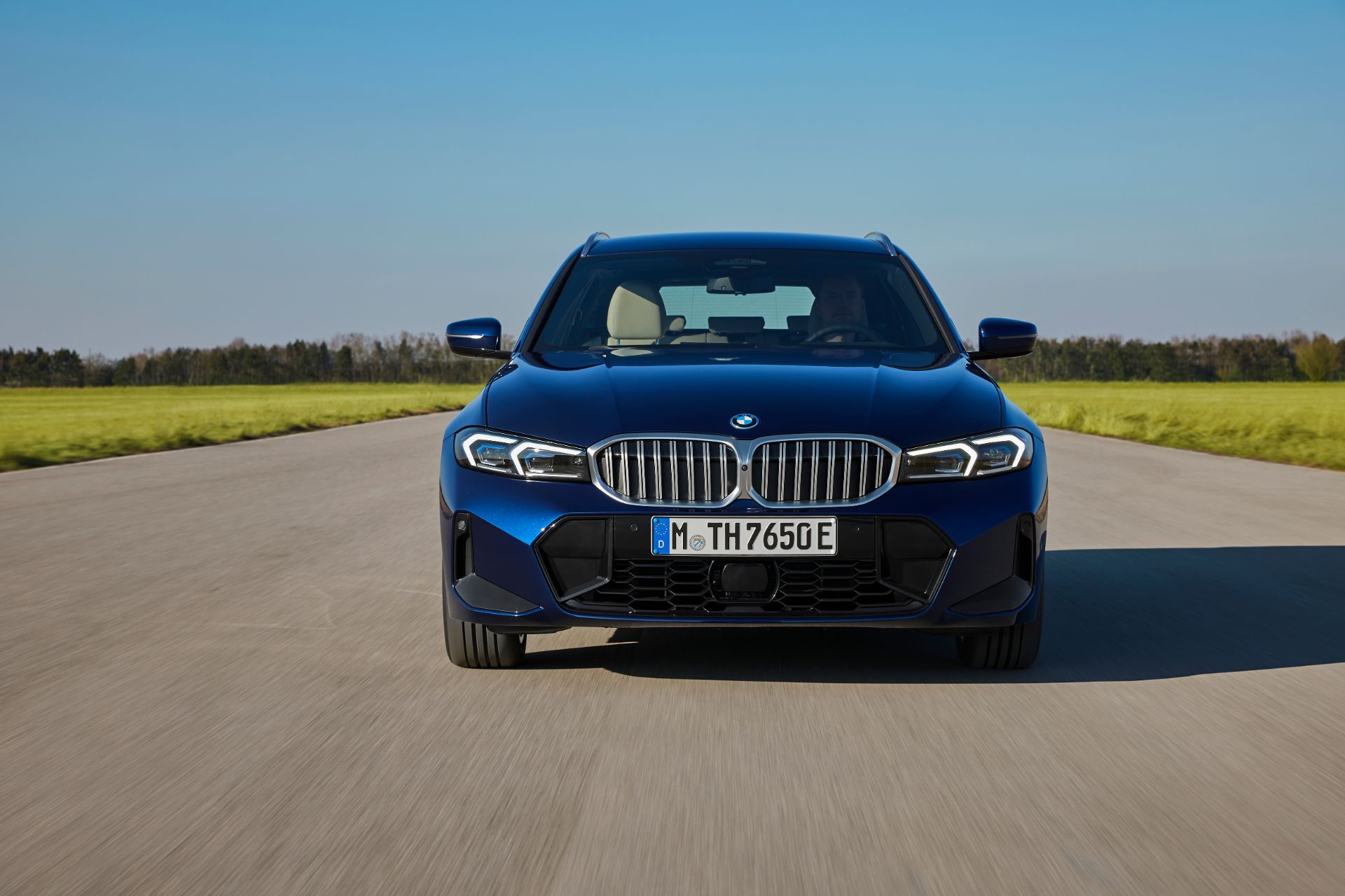 2023 BMW 3 Series 330i Specs and images CarsXA